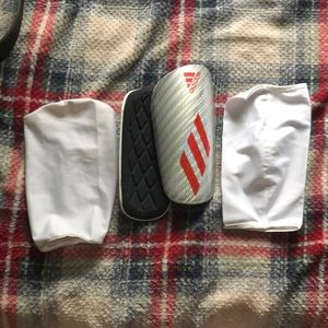 Men’s Medium Adidas Shin Gaurds